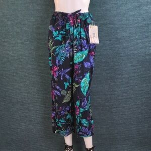 Vintage White Stag Rayon Clam Diggers Beautiful Tropical Colors!